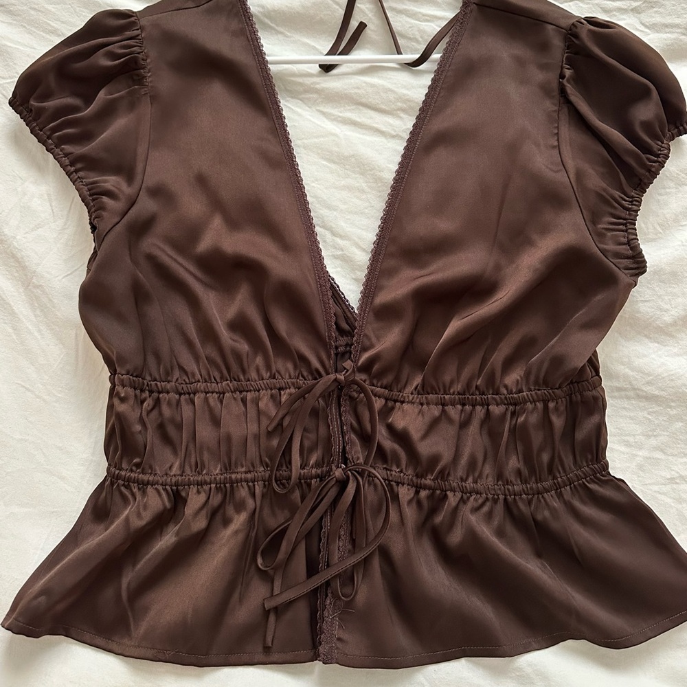 XL WAYE V NECK BUTTON UP BLOUSE - USED